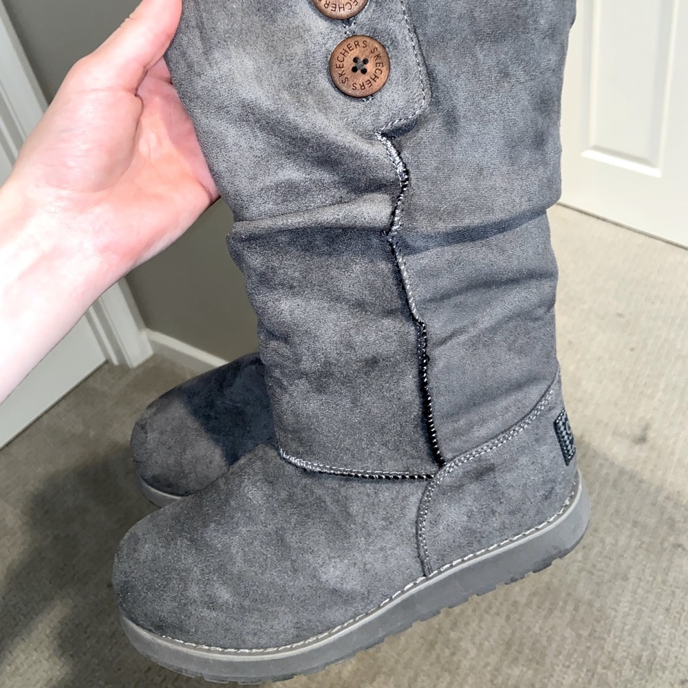 Gray Skechers UGGs women’s boots 6.5